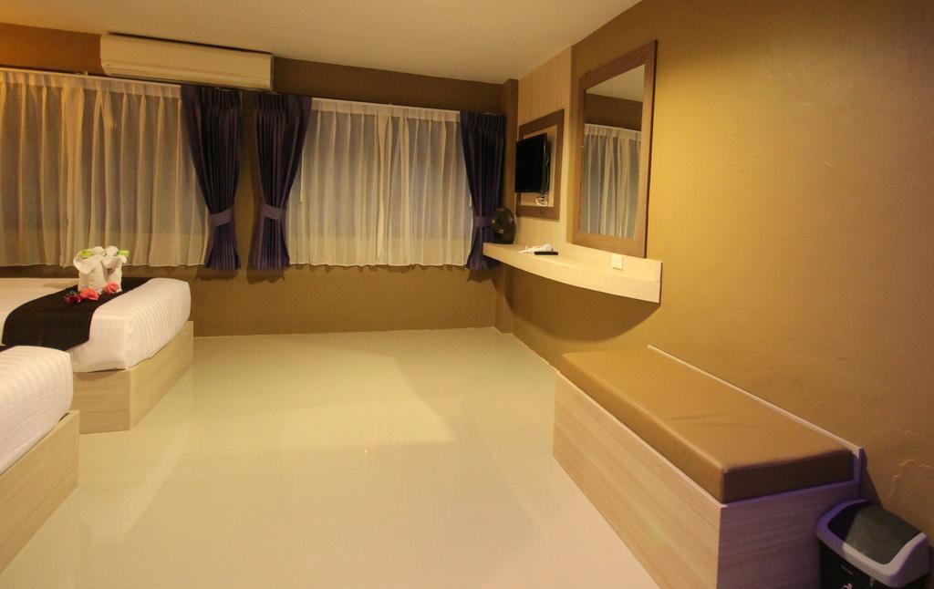 Baywatch Boutique Hotel Ao Nang Krabi town Exteriör bild