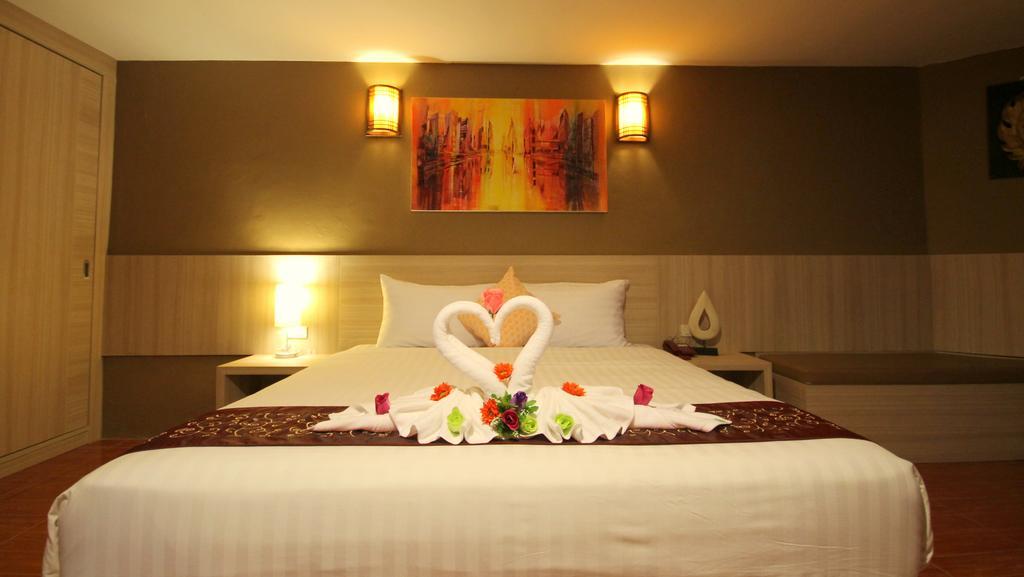 Baywatch Boutique Hotel Ao Nang Krabi town Exteriör bild