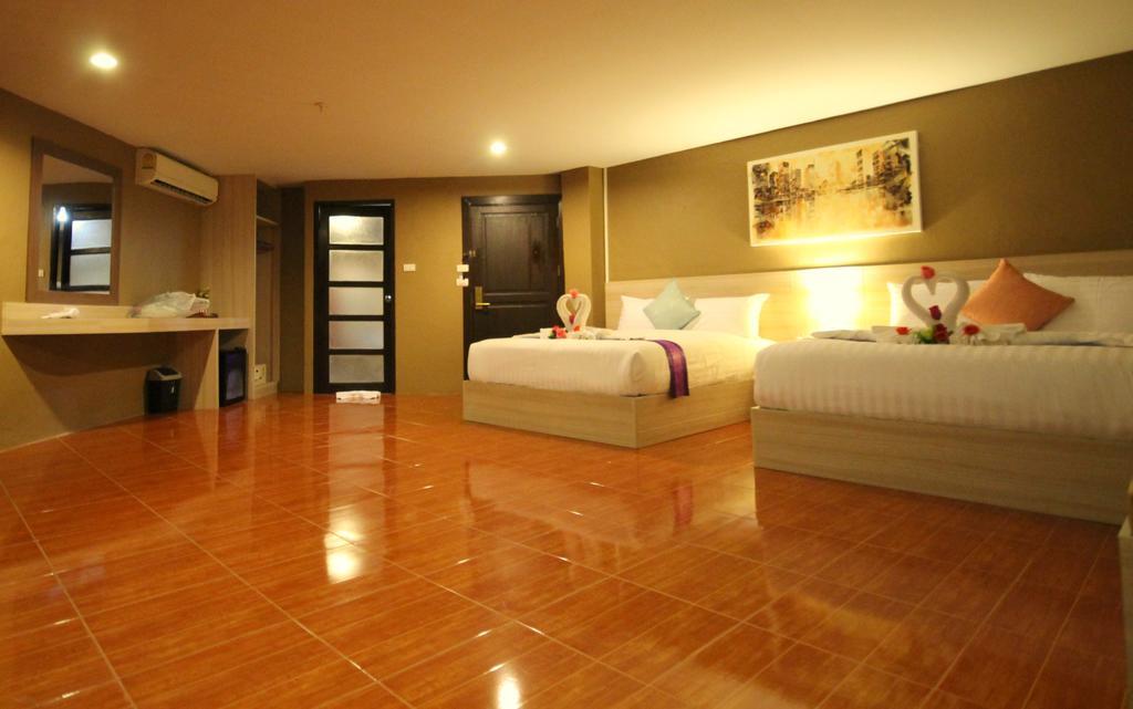 Baywatch Boutique Hotel Ao Nang Krabi town Exteriör bild
